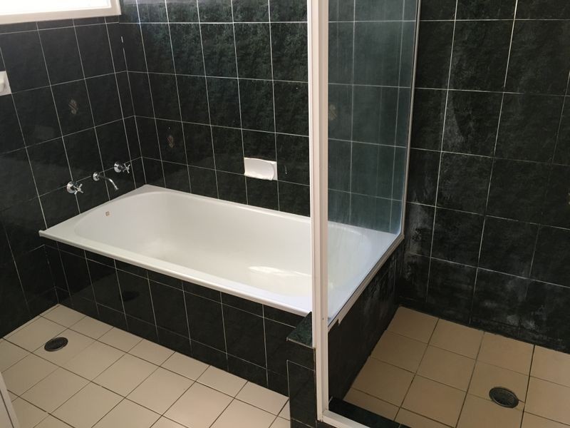 21 Glenroy Crescent, St Johns Park NSW 2176