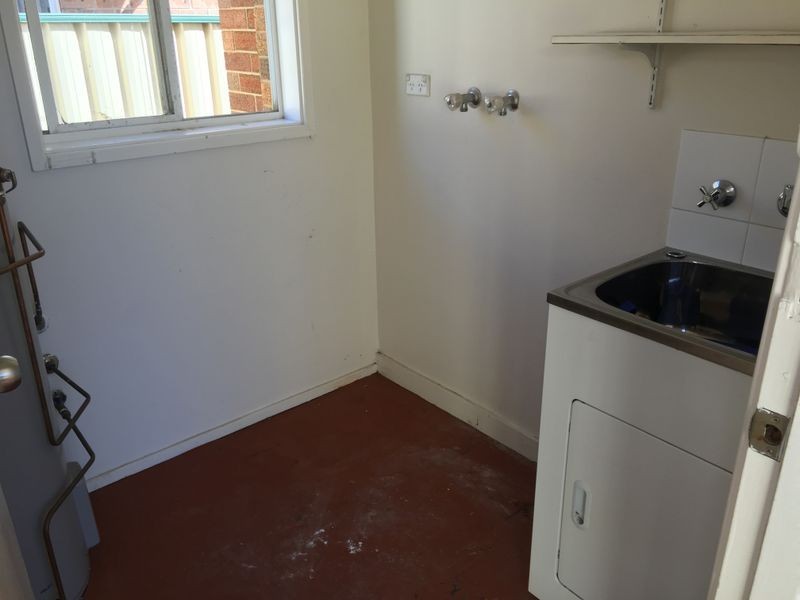 21 Glenroy Crescent, St Johns Park NSW 2176