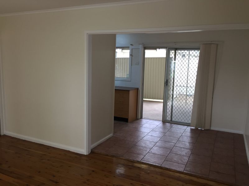 16 Dampier Crescent,, Fairfield West NSW 2165