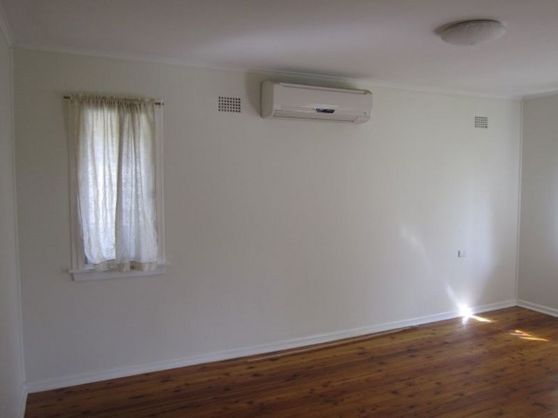 77 Tasman Parade, Fairfield West NSW 2165