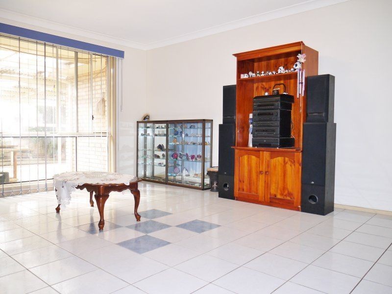 130 Second Avenue, West Hoxton NSW 2171