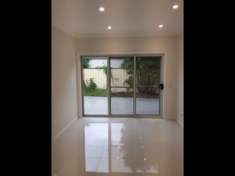 21a Glenroy Crescent, St Johns Park NSW 2176