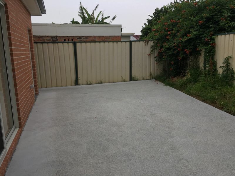 21a Glenroy Crescent, St Johns Park NSW 2176