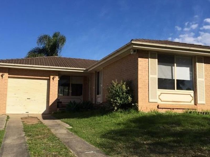 32 Stockdale Crescent, Abbotsbury NSW 2176