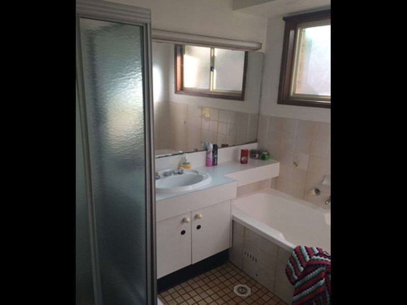 32 Stockdale Crescent, Abbotsbury NSW 2176