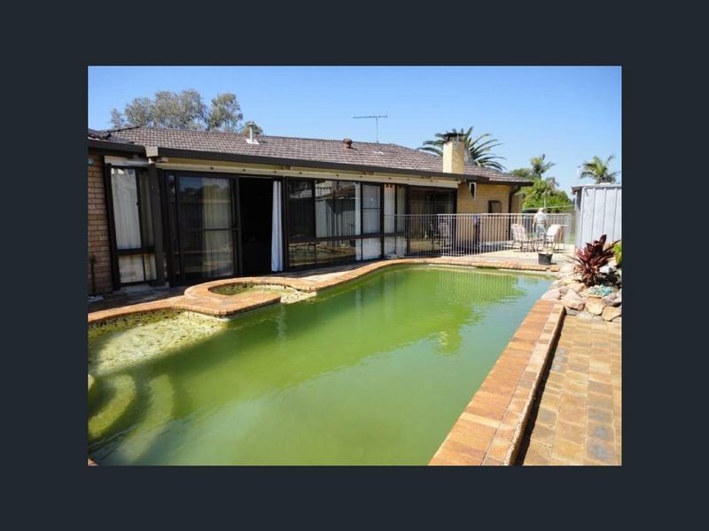 2 Gurney Crescent, Fairfield West NSW 2165