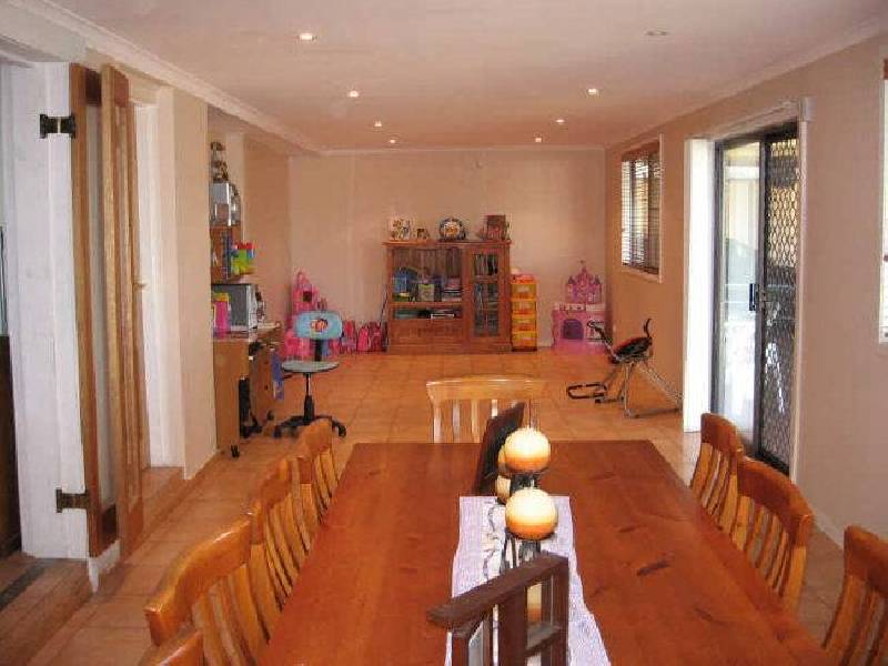 2 Lansbury Street, Edensor Park NSW 2176