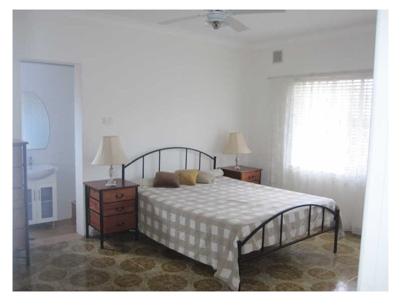 77 Gipps, Smithfield NSW 2164