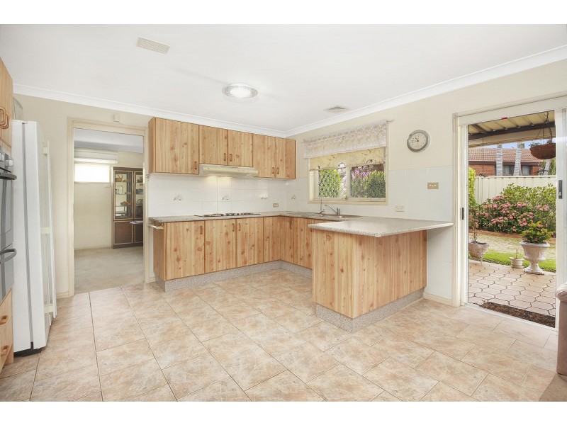 14 Quinn Place, Prairiewood NSW 2176