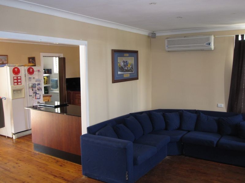 21 Lynesta Avenue, Fairfield West NSW 2165