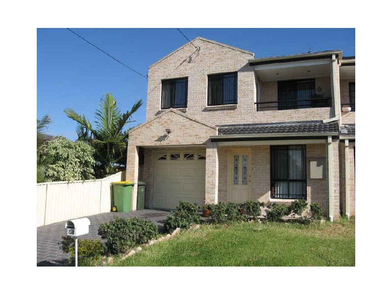 5a Isis Street, Fairfield West NSW 2165