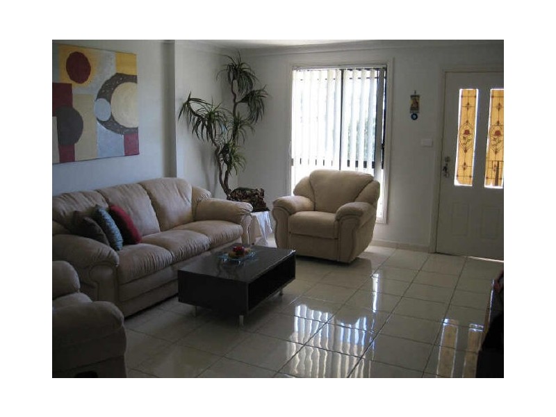 5a Isis Street, Fairfield West NSW 2165