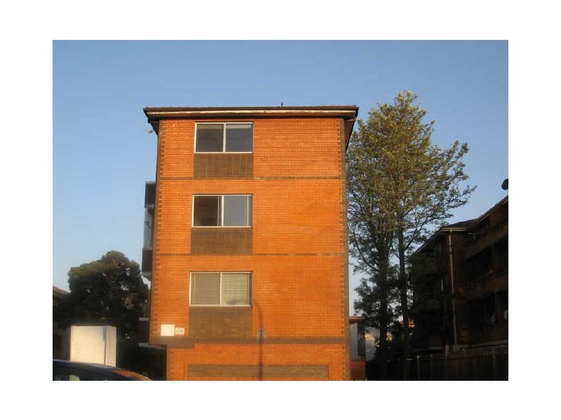 15/7 Lackey Street, Fairfield NSW 2165