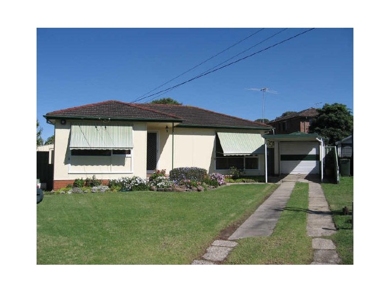18 Roylston Street, Fairfield West NSW 2165