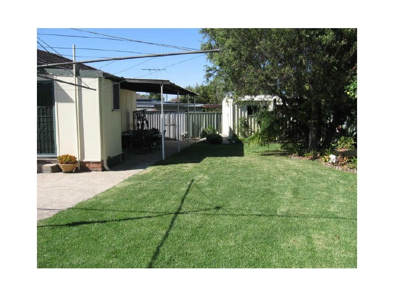 18 Roylston Street, Fairfield West NSW 2165