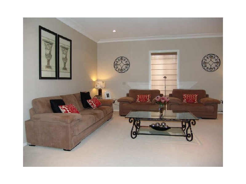 7 Yass Close, Bossley Park NSW 2176