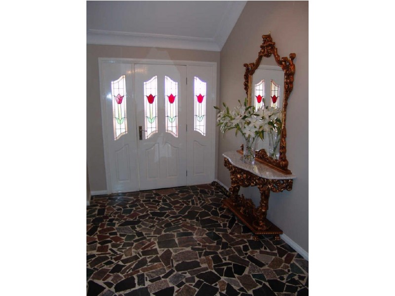 7 Yass Close, Bossley Park NSW 2176