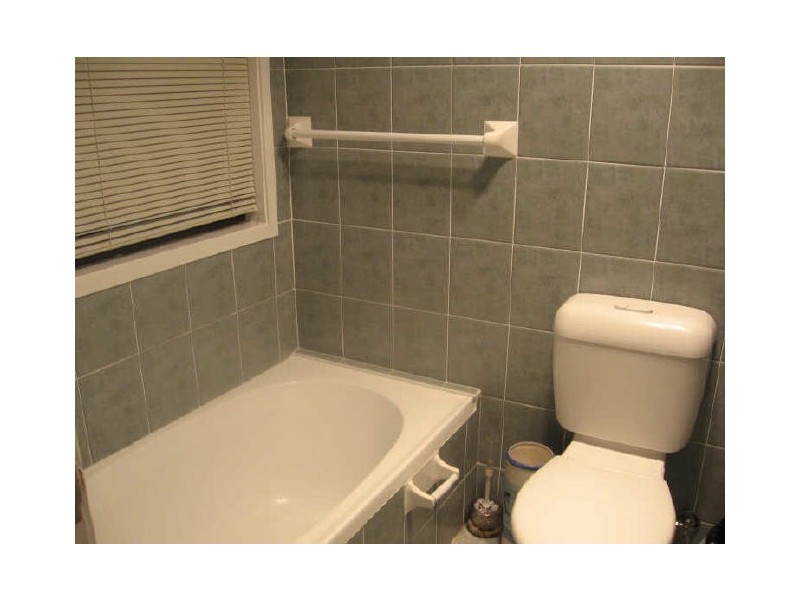 2 Lansbury Street, Edensor Park NSW 2176