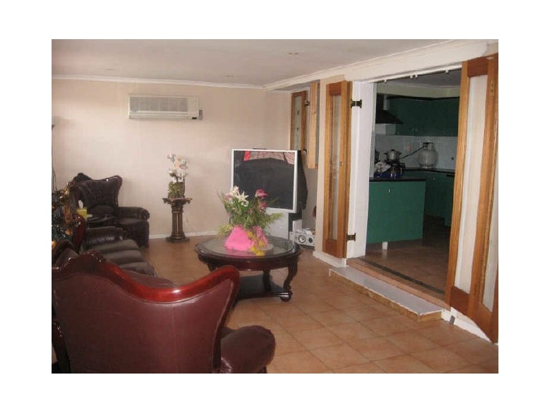 2 Lansbury Street, Edensor Park NSW 2176