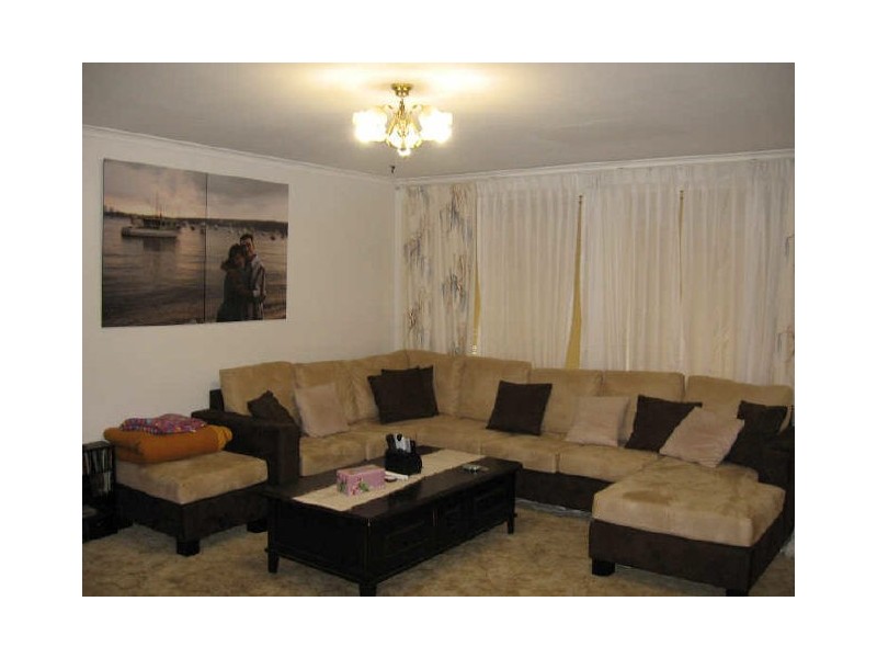 16 Pirie Close, Wakeley NSW 2176