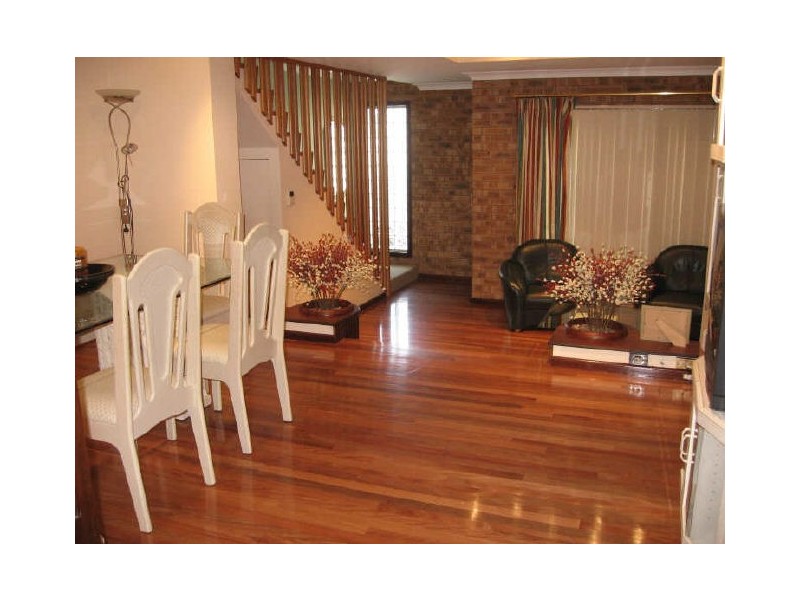 21 Greenvale Street, Fairfield West NSW 2165