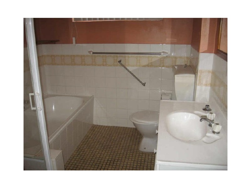 8/8-10 Ulverstone Street, Fairfield NSW 2165