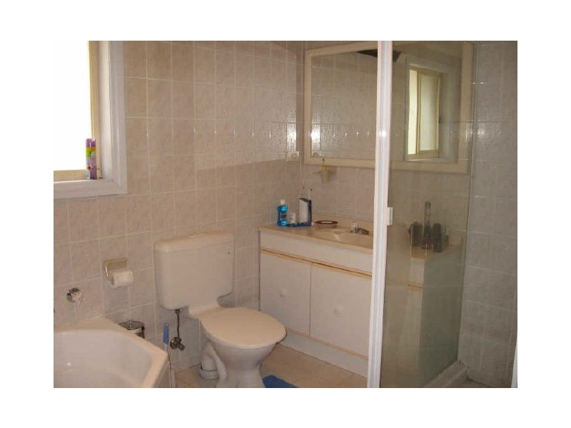 9 Lismore Close, Bossley Park NSW 2176