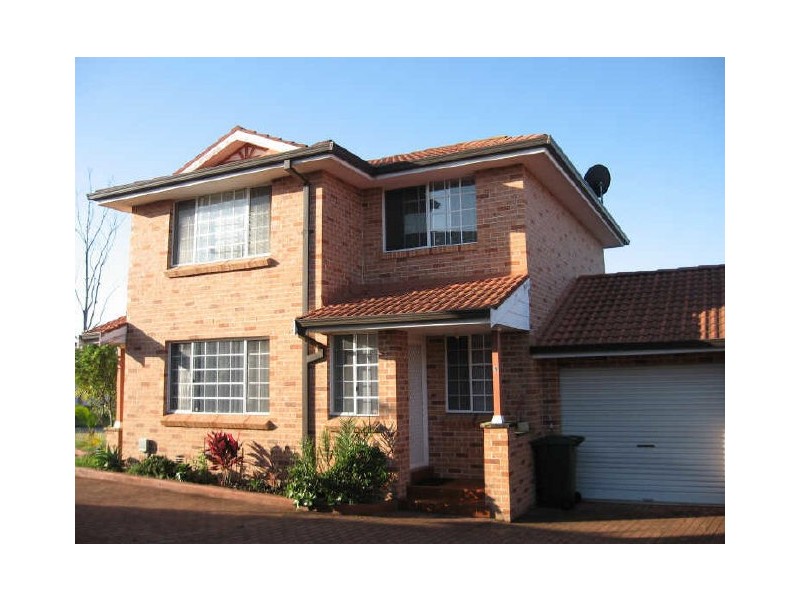 Edensor Park NSW 2176
