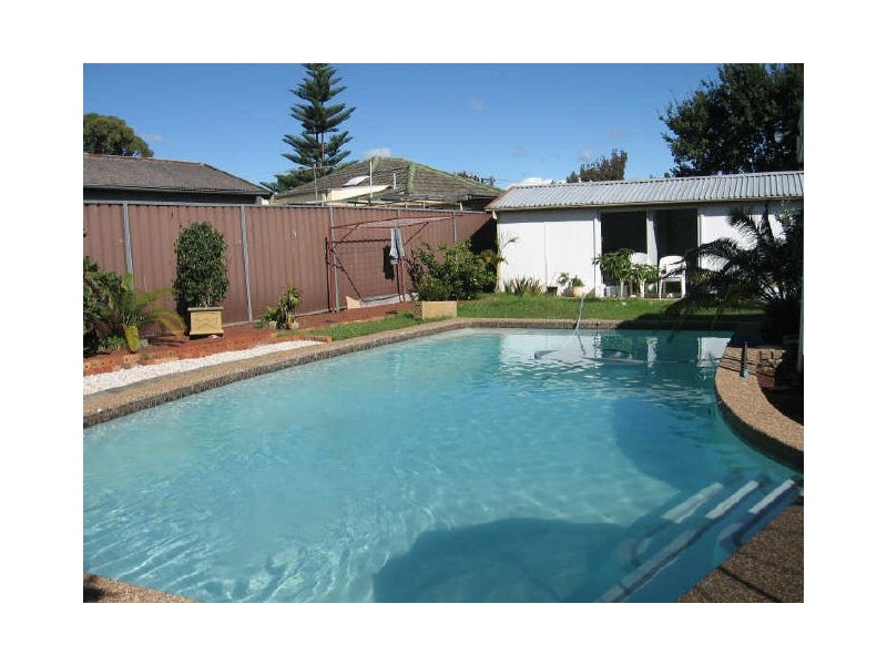 4 Parklea Parade, Canley Heights NSW 2166