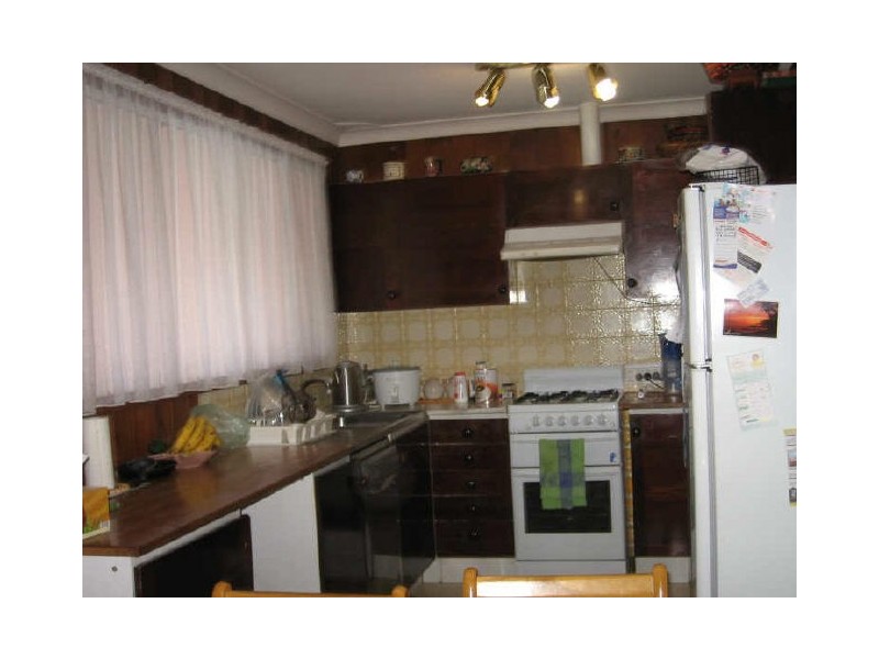 4 Parklea Parade, Canley Heights NSW 2166