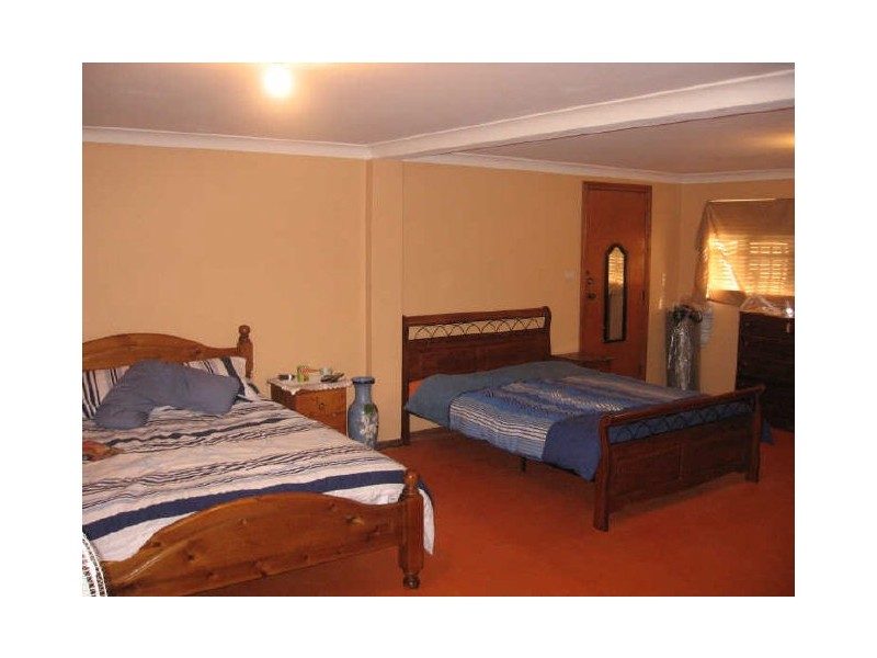 4 Kenny Place, Fairfield West NSW 2165