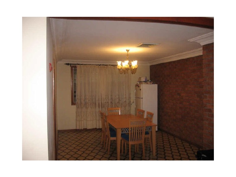 4 Kenny Place, Fairfield West NSW 2165