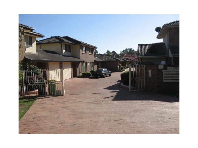 3/11 Greenfield Road, Greenfield Park NSW 2176