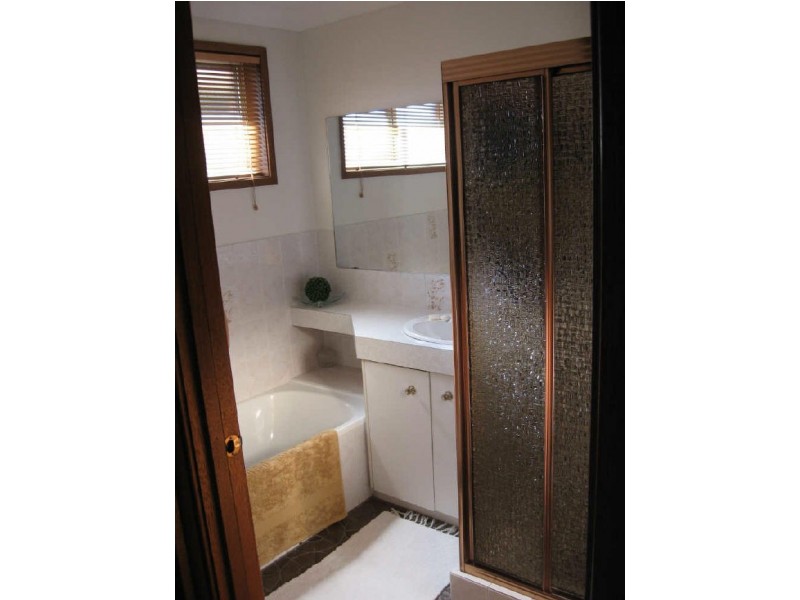 9 Grevillea Close, Bossley Park NSW 2176