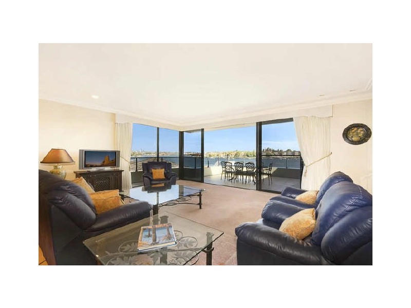 23 Lyndhurst Crescent, Hunters Hill NSW 2110
