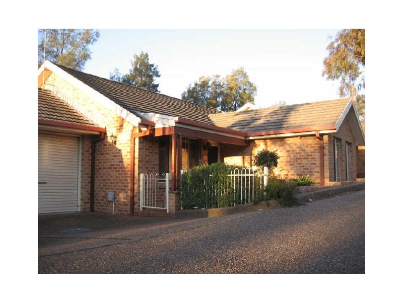 14 Derwent Place, Bossley Park NSW 2176