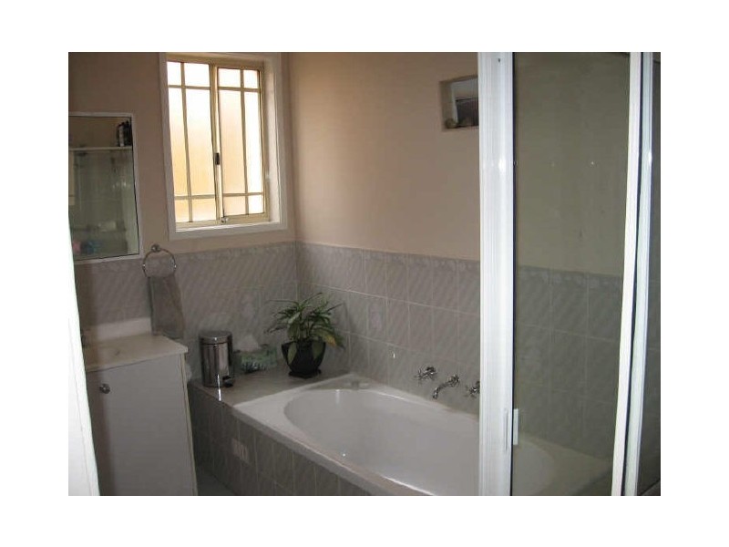 14 Derwent Place, Bossley Park NSW 2176