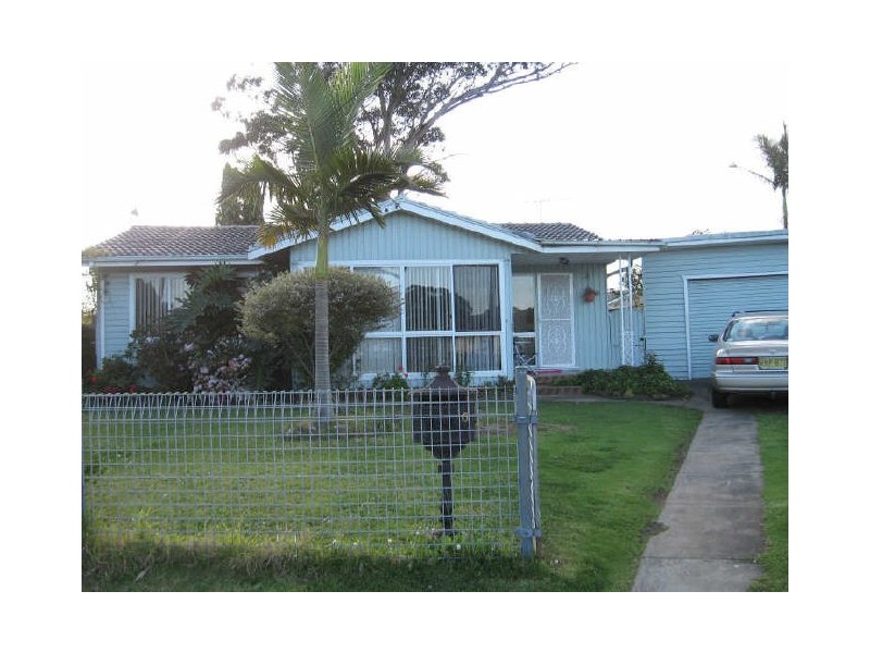 6 Daley Place, Fairfield West NSW 2165