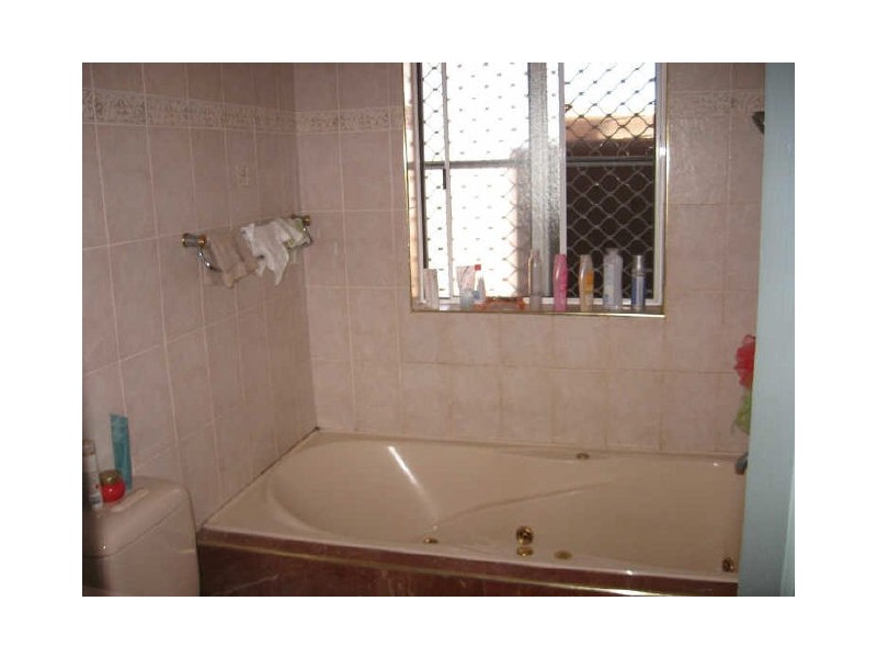 18 Kendall Street, Fairfield West NSW 2165