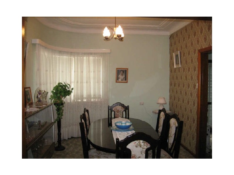 12 Bell Crescent, Fairfield NSW 2165