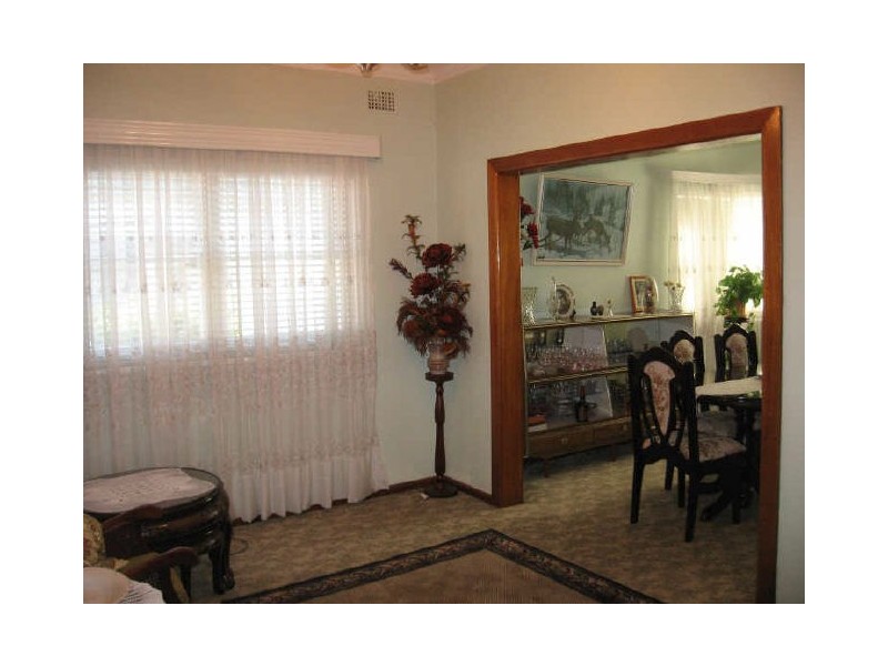 12 Bell Crescent, Fairfield NSW 2165