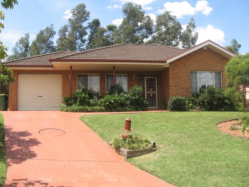 13 Pendlebury Place, Abbotsbury NSW 2176
