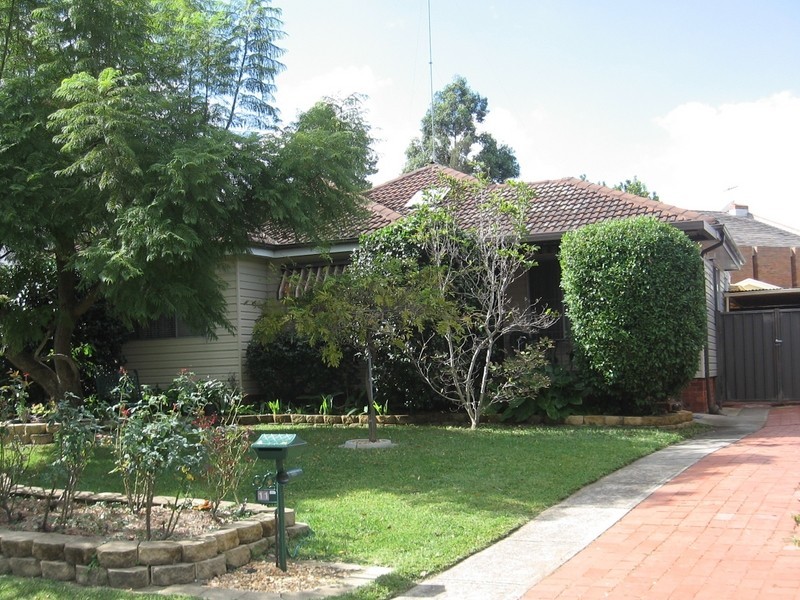 11 Grenada Street, Fairfield West NSW 2165
