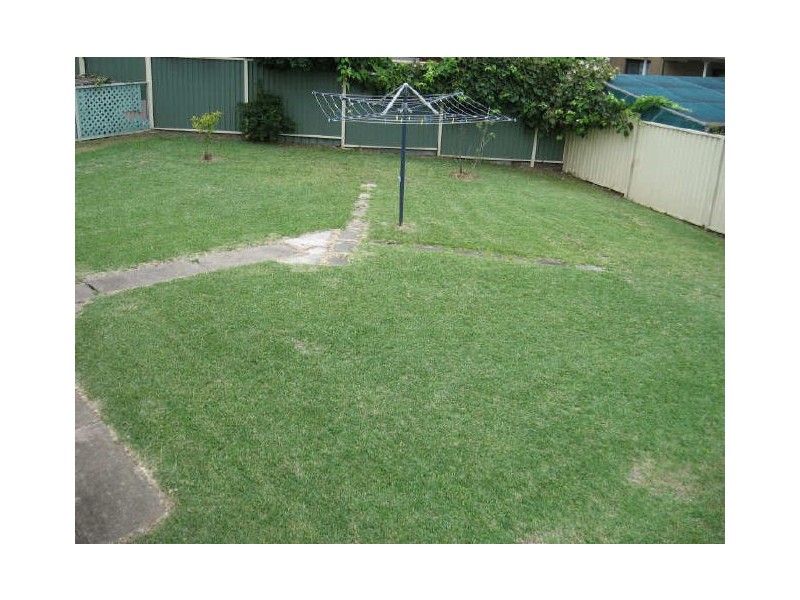 3 Cowan Place, Prairiewood NSW 2176