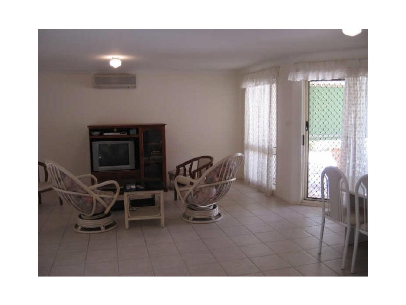 1 Robinia Avenue, Fairfield East NSW 2165