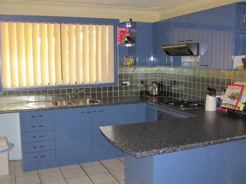 2 Gumdale Avenue, St Johns Park NSW 2176