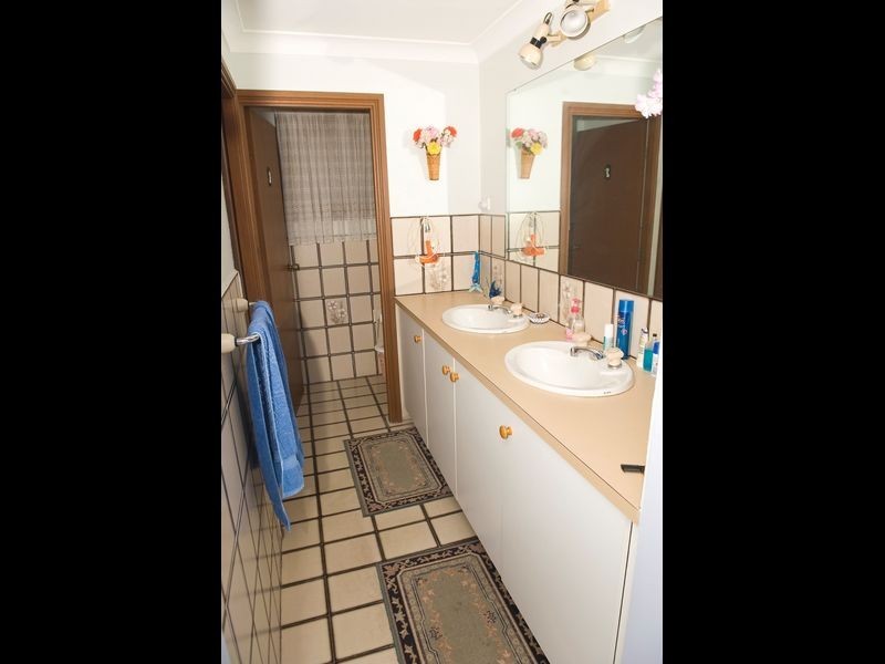 38 Tallowood Crescent, Bossley Park NSW 2176