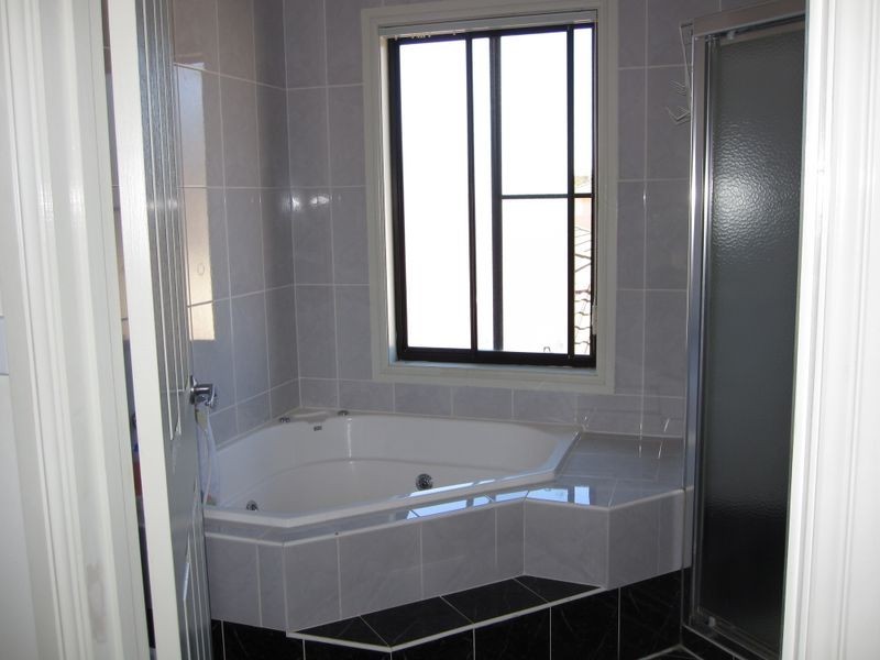 13 Currey Place, Fairfield West NSW 2165