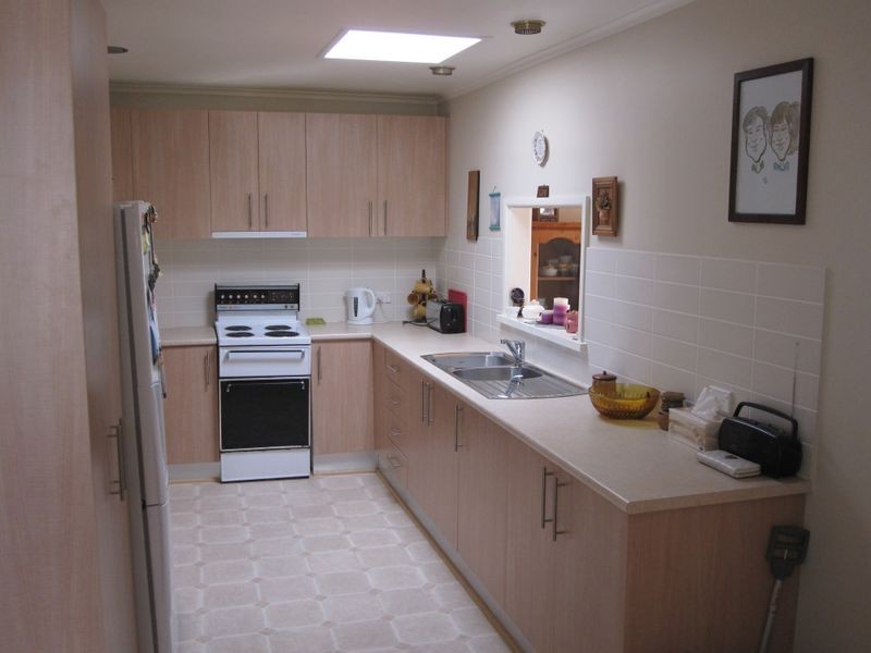 11 Quiros Avenue, Fairfield West NSW 2165