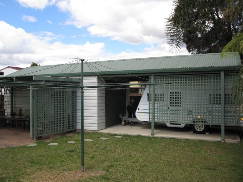 13 Quiros Avenue, Fairfield West NSW 2165